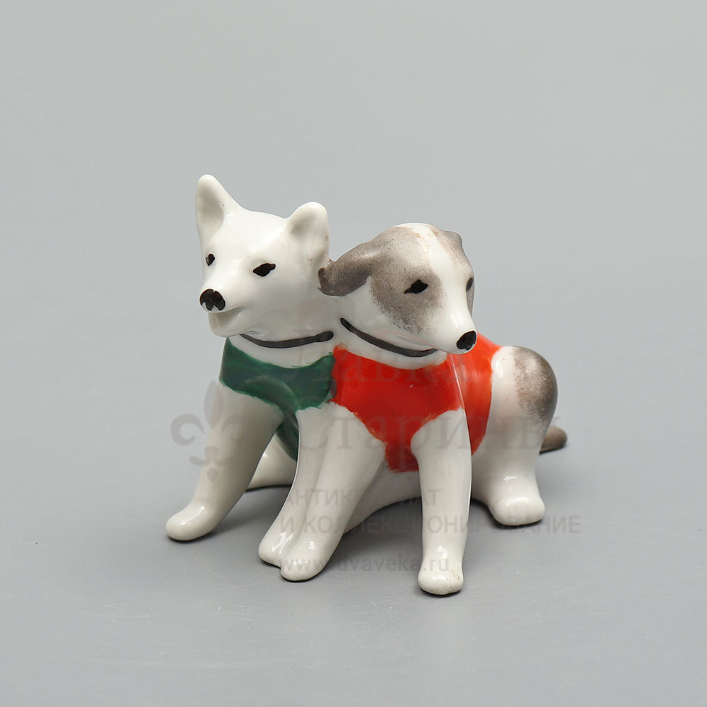 Статуэтка «Белка и Стрелка», скульптор С. И. Вайнштейн-Машурина (Асерьянц), Вербилки, 1960-е. 