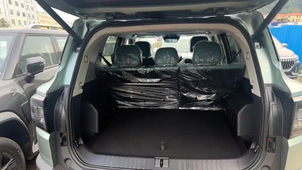 багажник Jetour T1 (https://xn----7sbbeeptbfadjdvm5ab9bqj.xn--p1ai/2025/02/07/ceny-i-komplektacii-jetour-t1/)