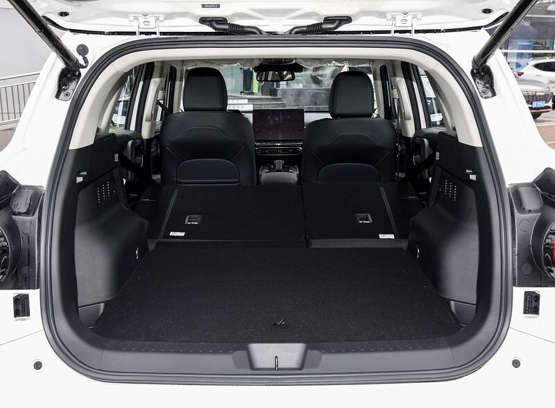 багажник Haval H7 - в Китае Haval H-Dog (https://www.chinamobil.ru/great-wall/haval/dargo-phev/?view=photos&folder=1#20)