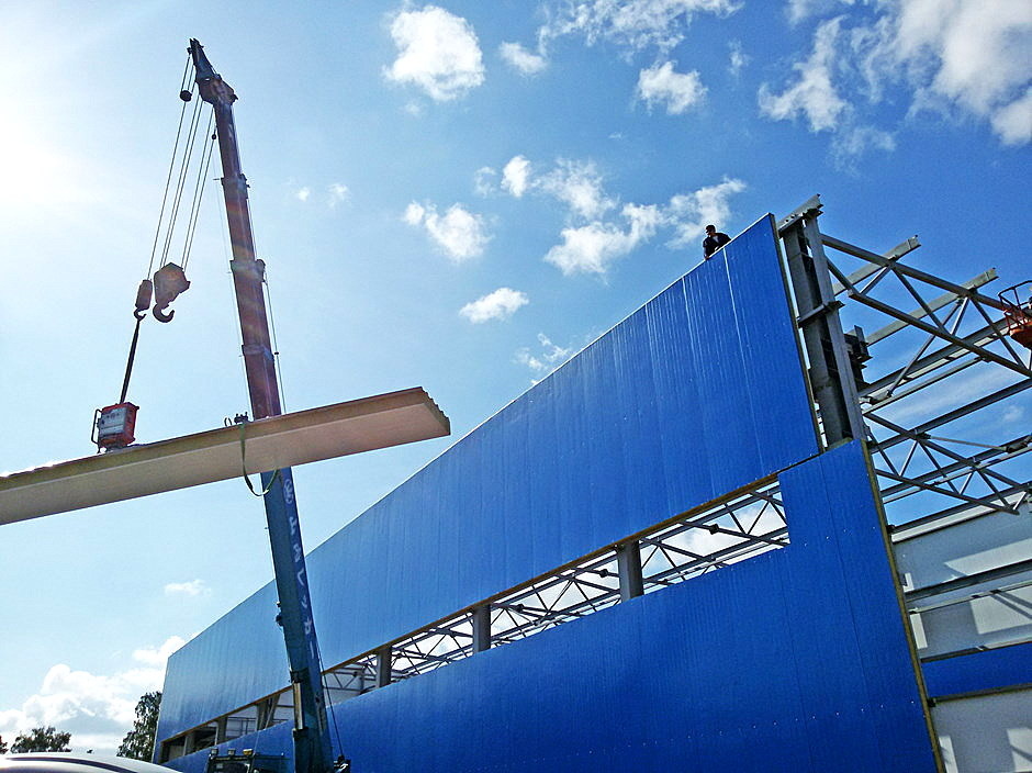 Разгрузка должна проводиться только с помощью специализированной техники