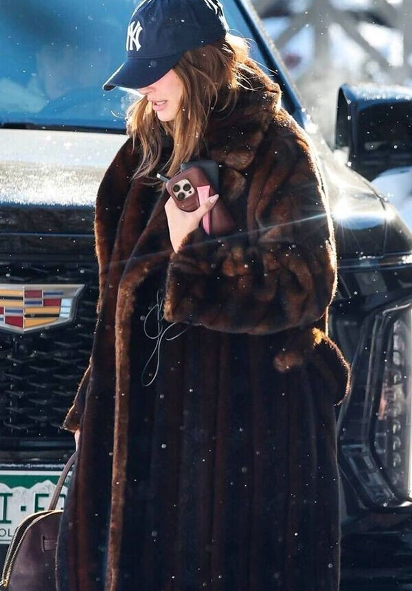     хейли бибер фото