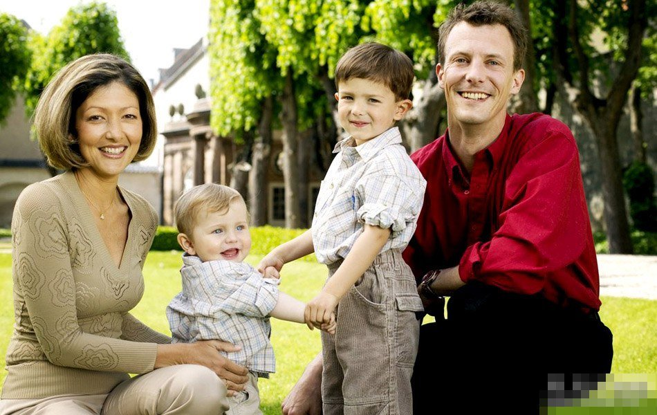 Принц Иоахим с первой женой александрой и детьми