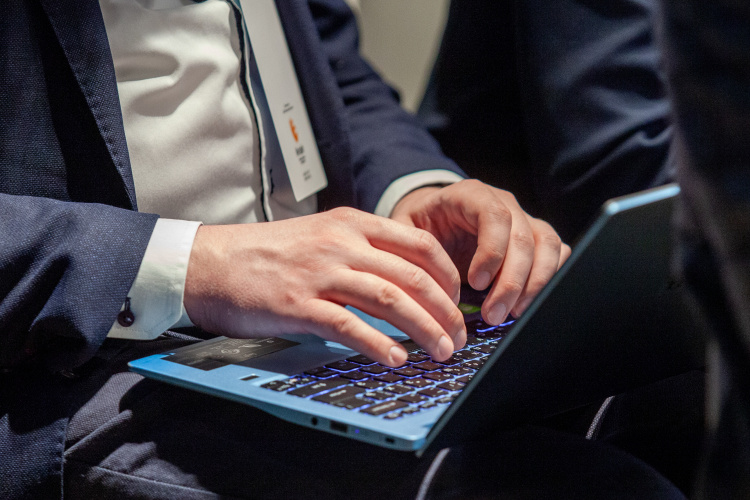    Ввод электронного документооборота снизил финансовые затраты 655 муниципальных учреждений и МУП.   
Фото: «БИЗНЕС Online»