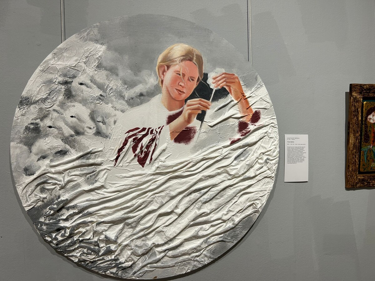 Анастасия Люлина (Тюмень). Ткачиха. Холст, ткань, акрил, масло. Фото: Art&Culture Дзен.