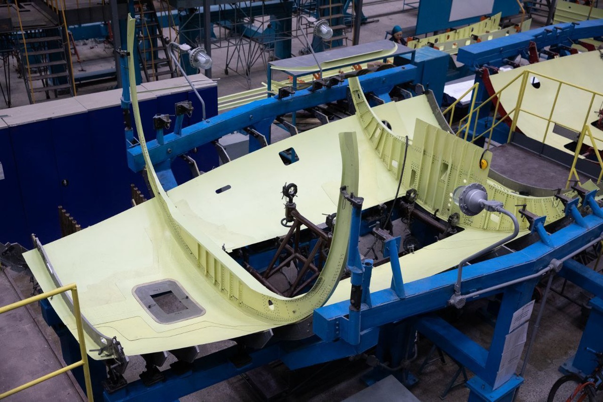 Стапели Ту-214 на Казанском авиазаводе