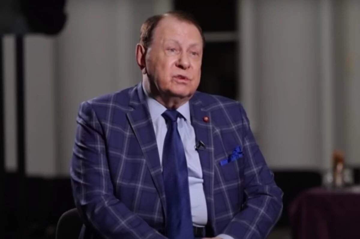    Варшавер: Дмитрий Певцов показал ежегодную служебную записку Захарова