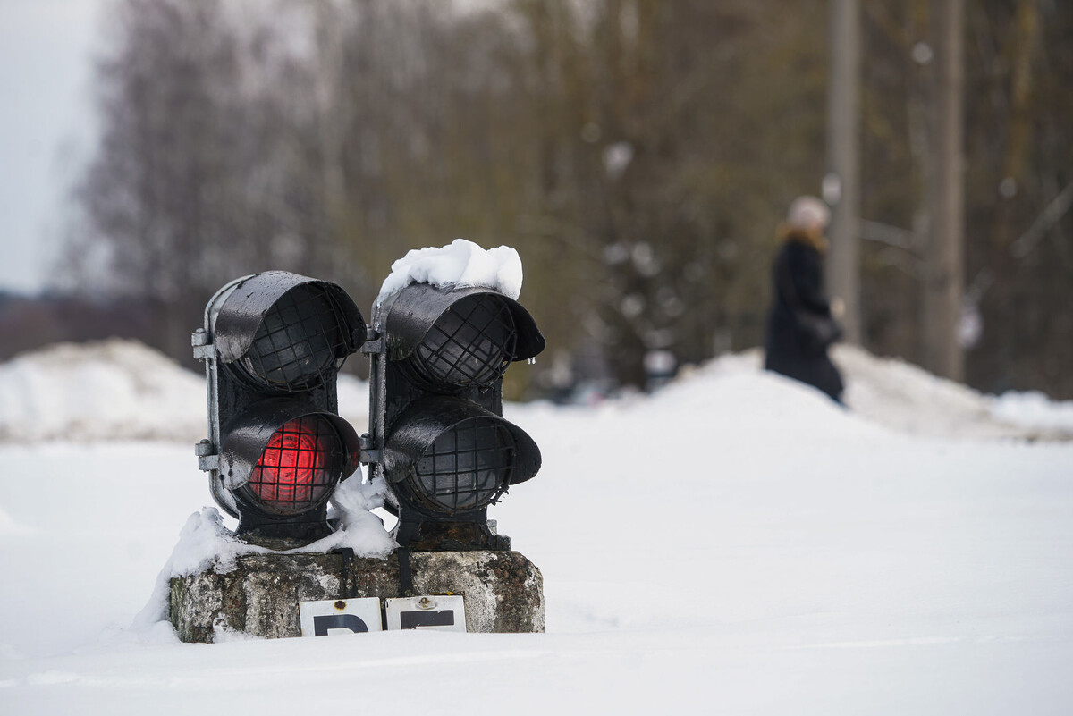 Маневровый светофор на железной дороге © Sputnik