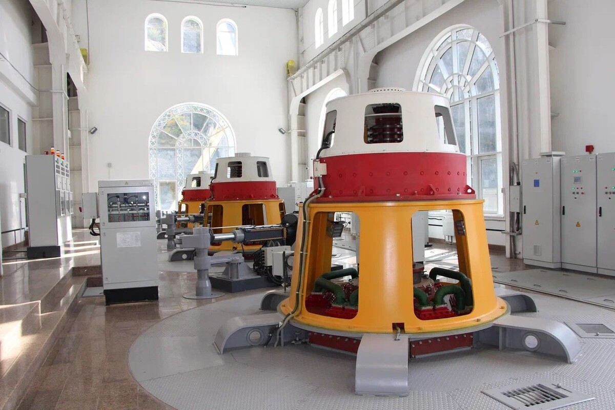 Обновленный машинный зал Эзминской ГЭС