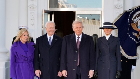    Дональд и Мелания Трамп прибыли в Белый дом на традиционное чаепитие с четой Байденов Виктория Шварц