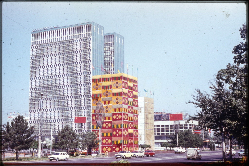 Башни индийского фестиваля. Фото из сети