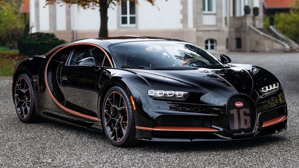 Buggati Chiron- дорогой и красивый автомобиль, выходивший с 2016 по 2024 год. 