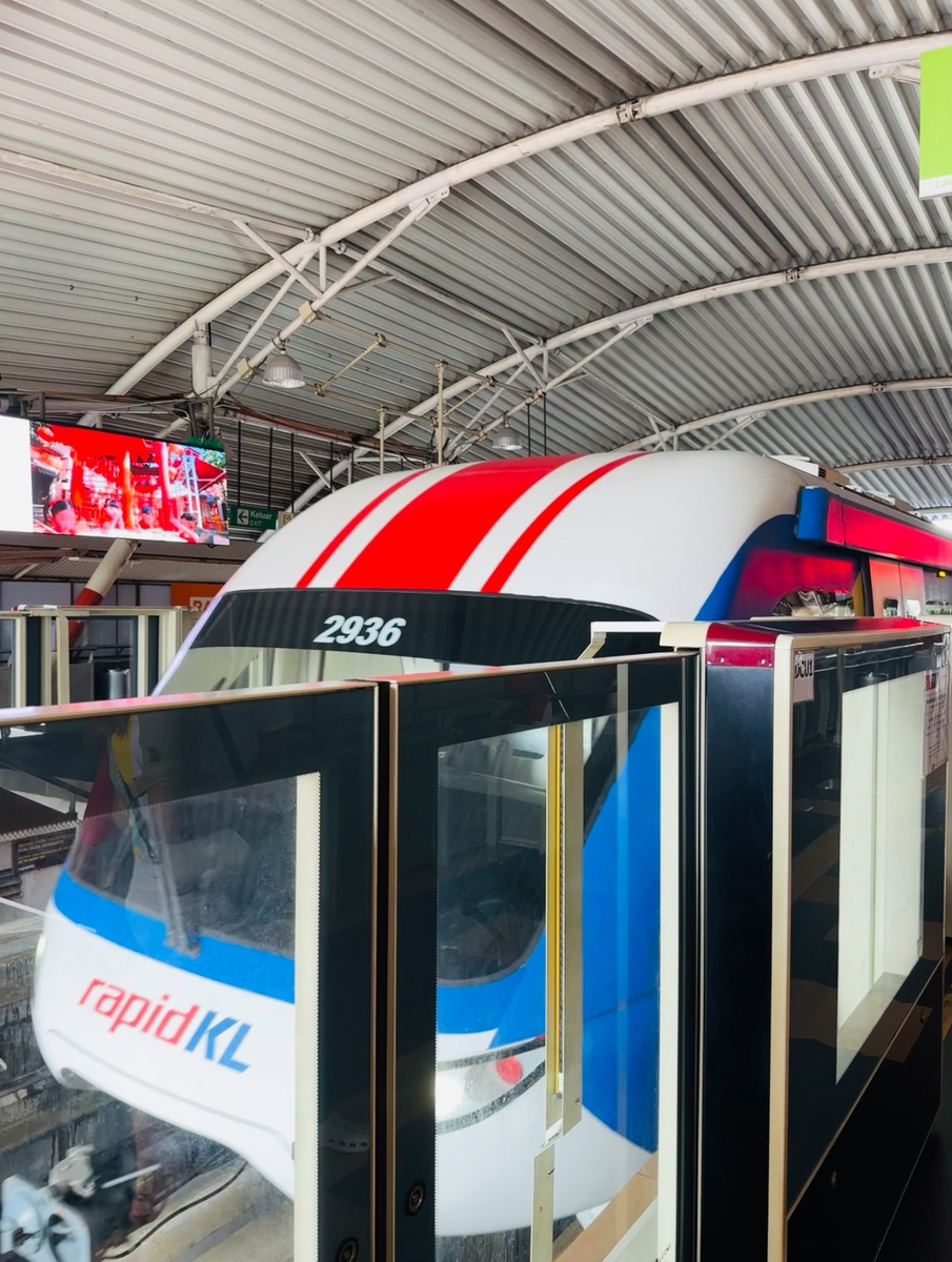 Монорельсовый поезд в Куала-Лумпур