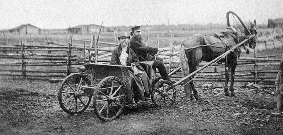 В родном селе Сура на прогулке