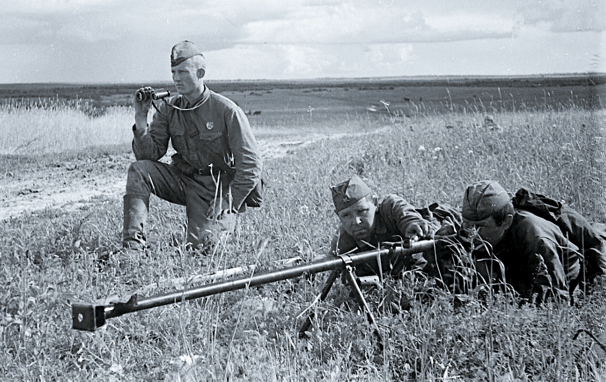 Советские бронебойщики в годы ВОВ.