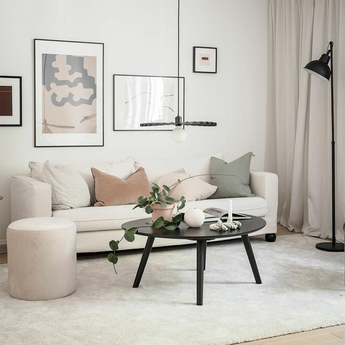 Красота журнального столика в интерьере (фото: n1s1.hsmedia.ru)