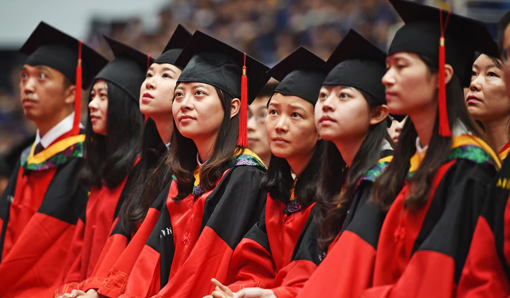 По данным Мин. образования КНР в 2024 году в вузах Китая обучалось более 47 млн. человек.