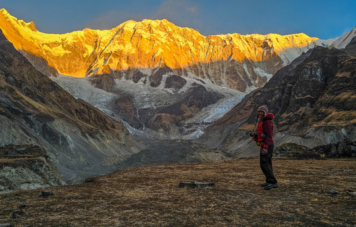 Рассвет в базовом лагере Аннапурны. 