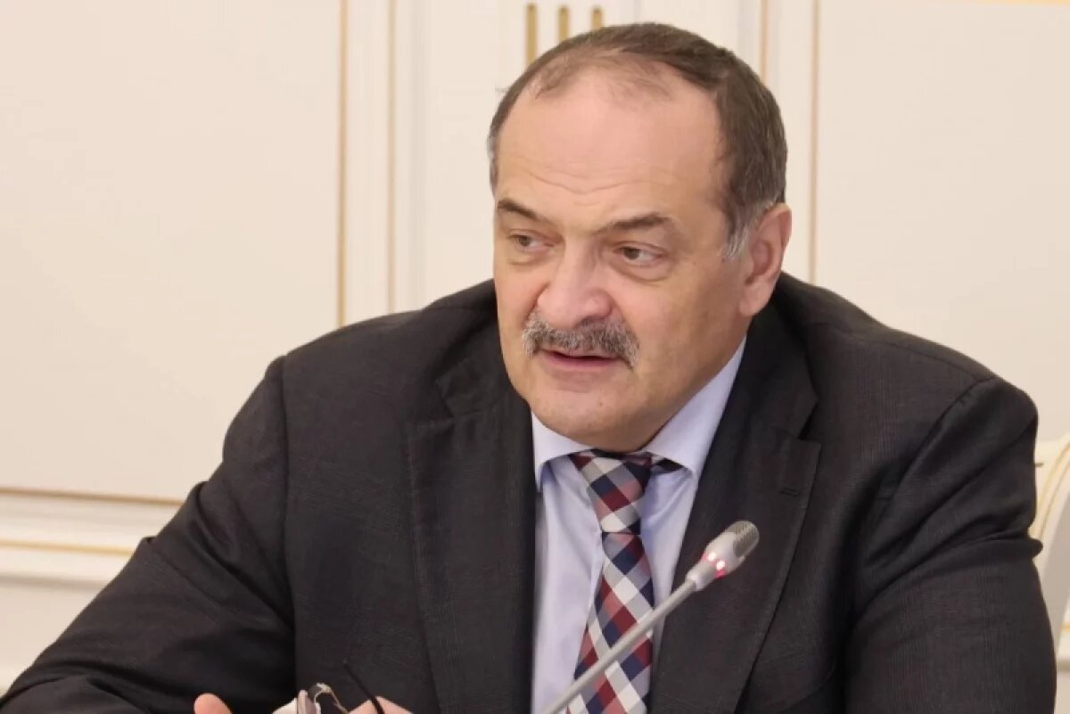    Меликов рассказал о дагестанце, который прыгнул в реку за тонущей машиной