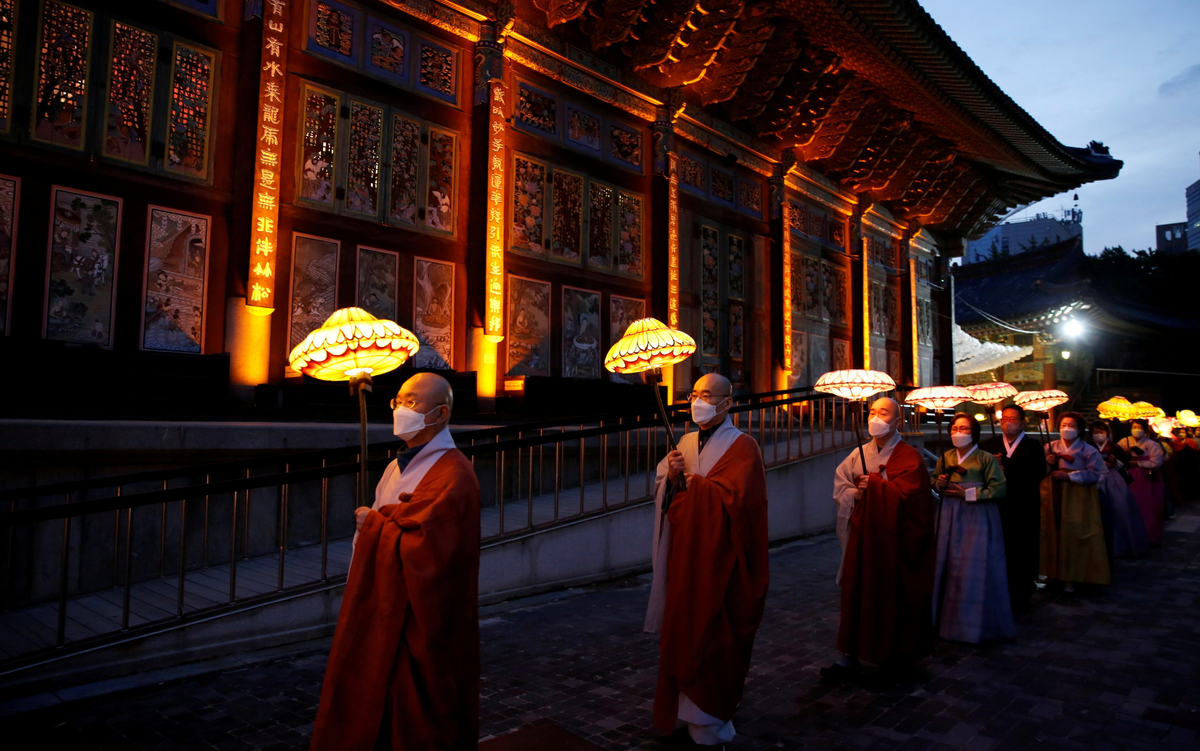 Более 15% жителей Южной Корее исповедуют буддизм.