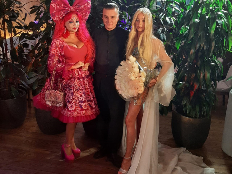 Анастасия Волочкова с другом Марчелом и подругой Таней ТузовойФото: Ульяна Калашникова