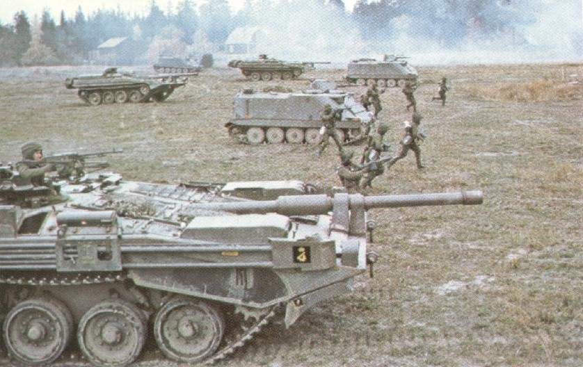 Strv 103 на учениях