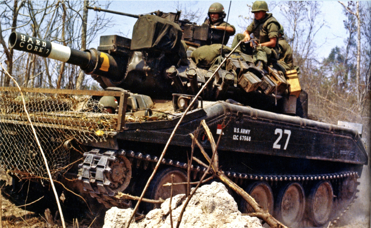 M551 с импровизированным противокумулятивным экраном в виде сетки