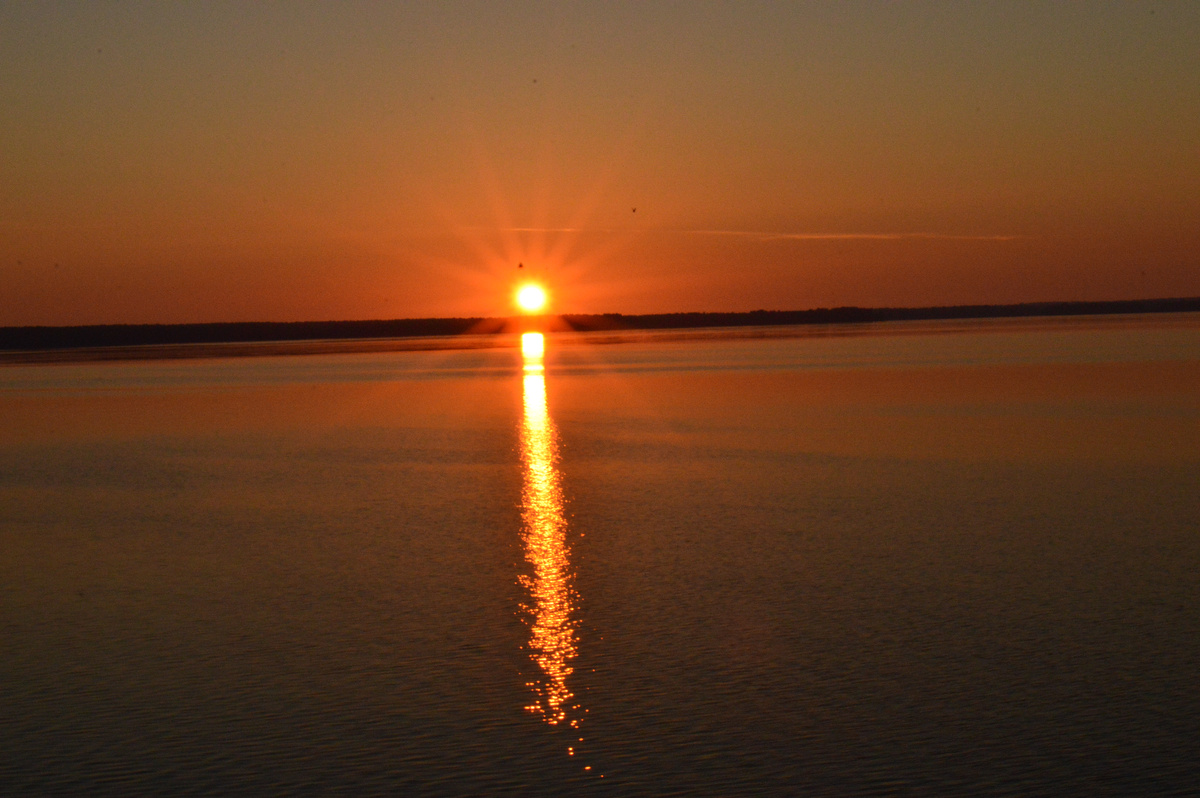 Рассвет на Волге. Благодарю за возможность! Фото из личного архива. 