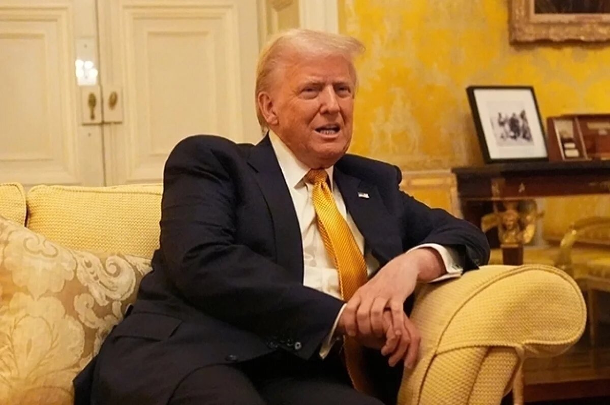    Трамп: США отправят своих астронавтов водрузить флаг США на Марсе