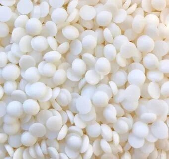 Соевый воск в виде гранул.