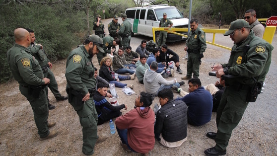    Мексика запускает спецпрограмму приема высылаемых из США сограждан Андрей Галкин