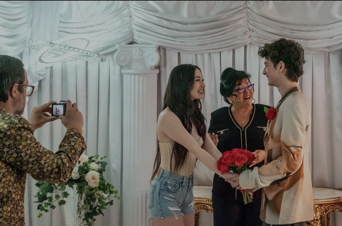 Эх эта свадьба, свадьба, пела и плясала. Кадр из фильма.