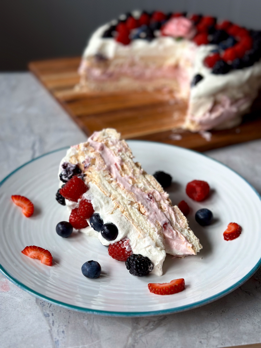 Торт "Павлова". Источник: majasrecipes.com