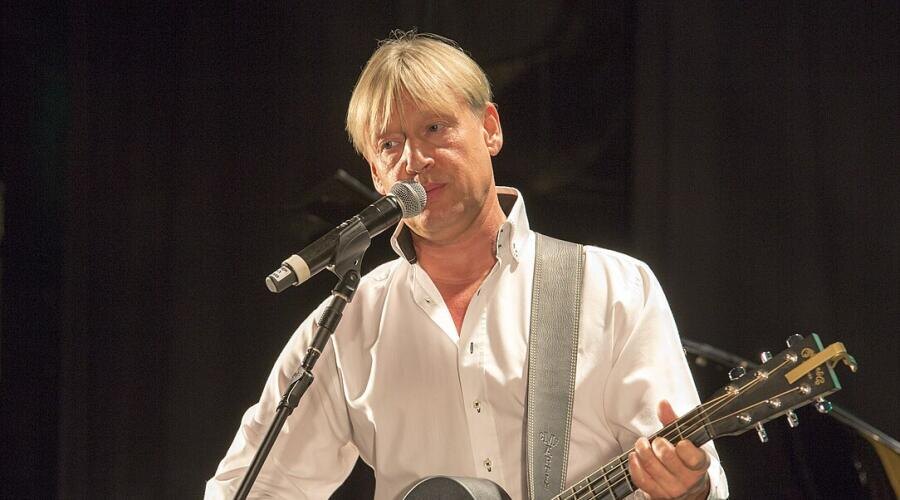    Дмитрий Харатьян. Выступление в Израиле, 2017 г. Фото: DedaSasha. Собственная работа, по лицензии CC BY-SA 4.0