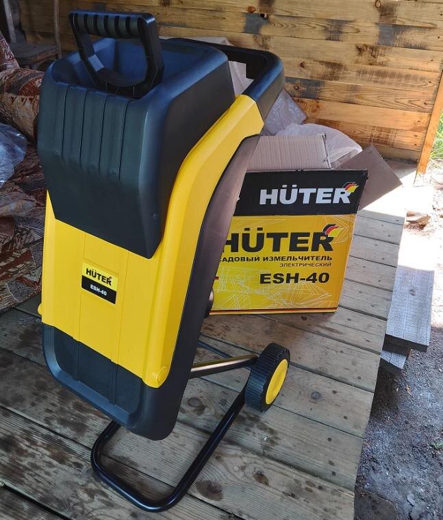 У измельчителя вытянутый корпус, поэтому он поместится даже в небольшом сарае. Фото из отзыва на ЯМ