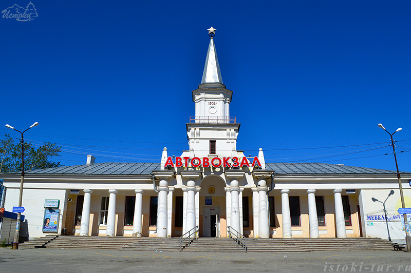 Североуральск. Бывший вокзал. Фото с сайта https://istoki-tur.ru/dostoprimechatelnosti-severouralska/. Взято с Яндекс.Картинки