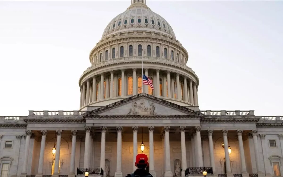 Исполнительные указы являются важнейшим инструментом изменения курса власти без необходимости проходить через Конгресс. Фото: Rebecca Wright. CNN