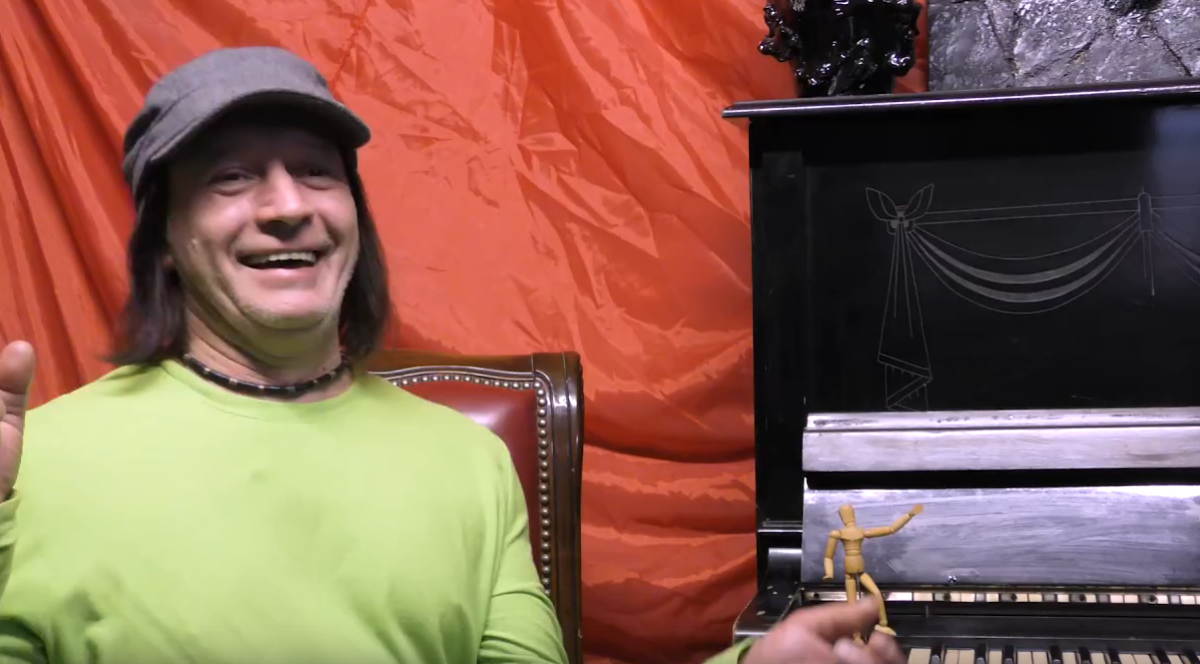 Алексей ЛЁЛИК Гурин, гр. ШКОЛА (Новосибирск). Скриншот видеоинтервью 7 декабря 2024 г.