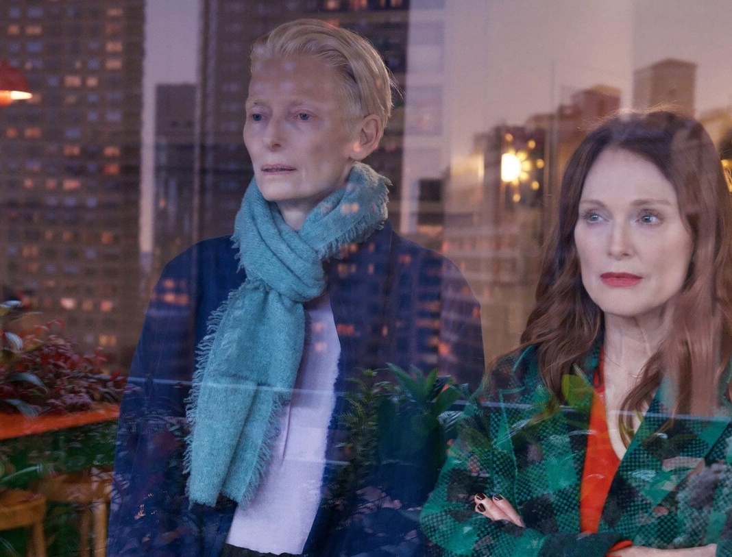 Кадр из фильма "Комната по соседству".