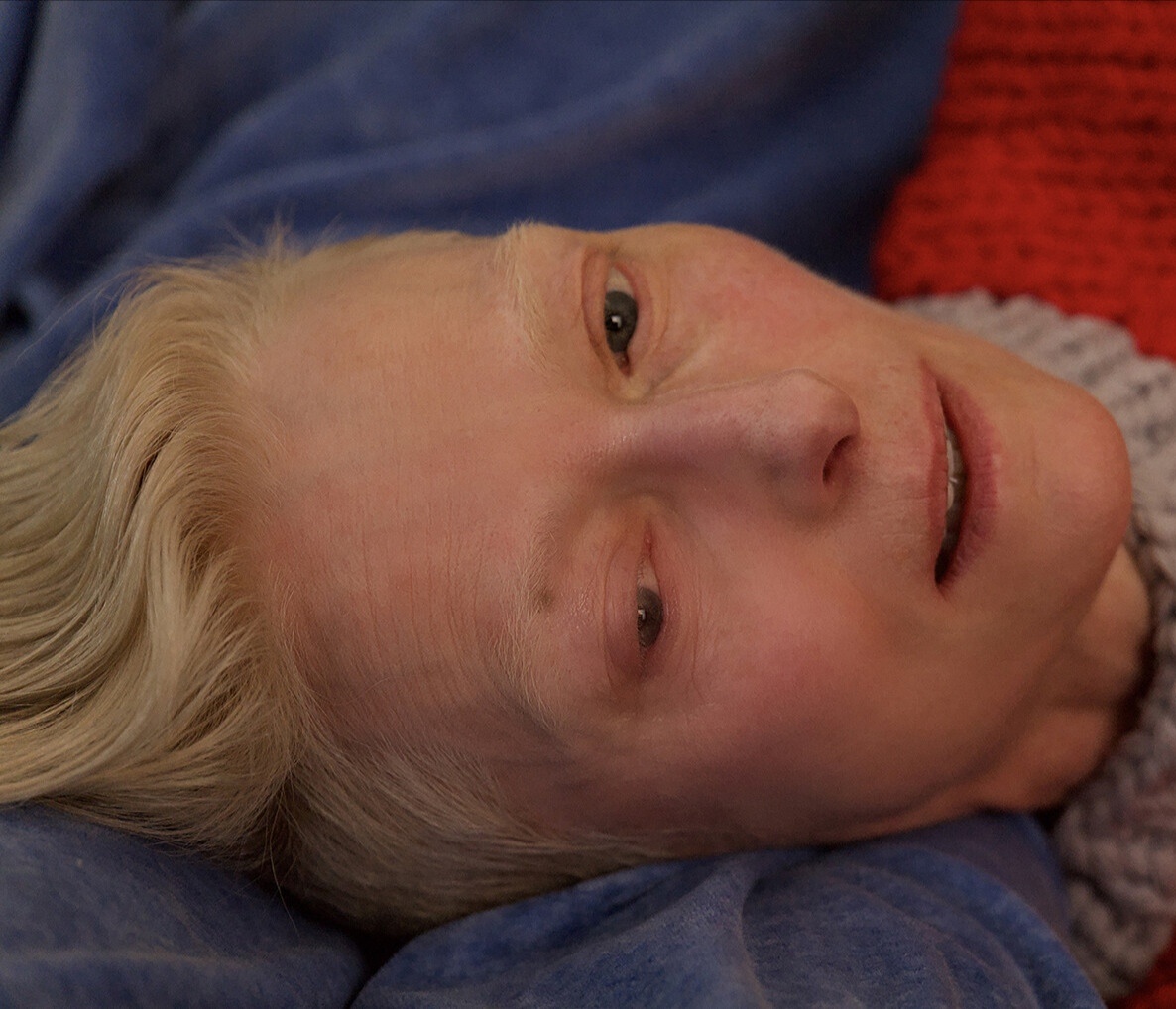 Кадр из фильма "Комната по соседству".