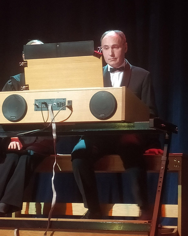 
Дечебал Григоруцэ: орган…