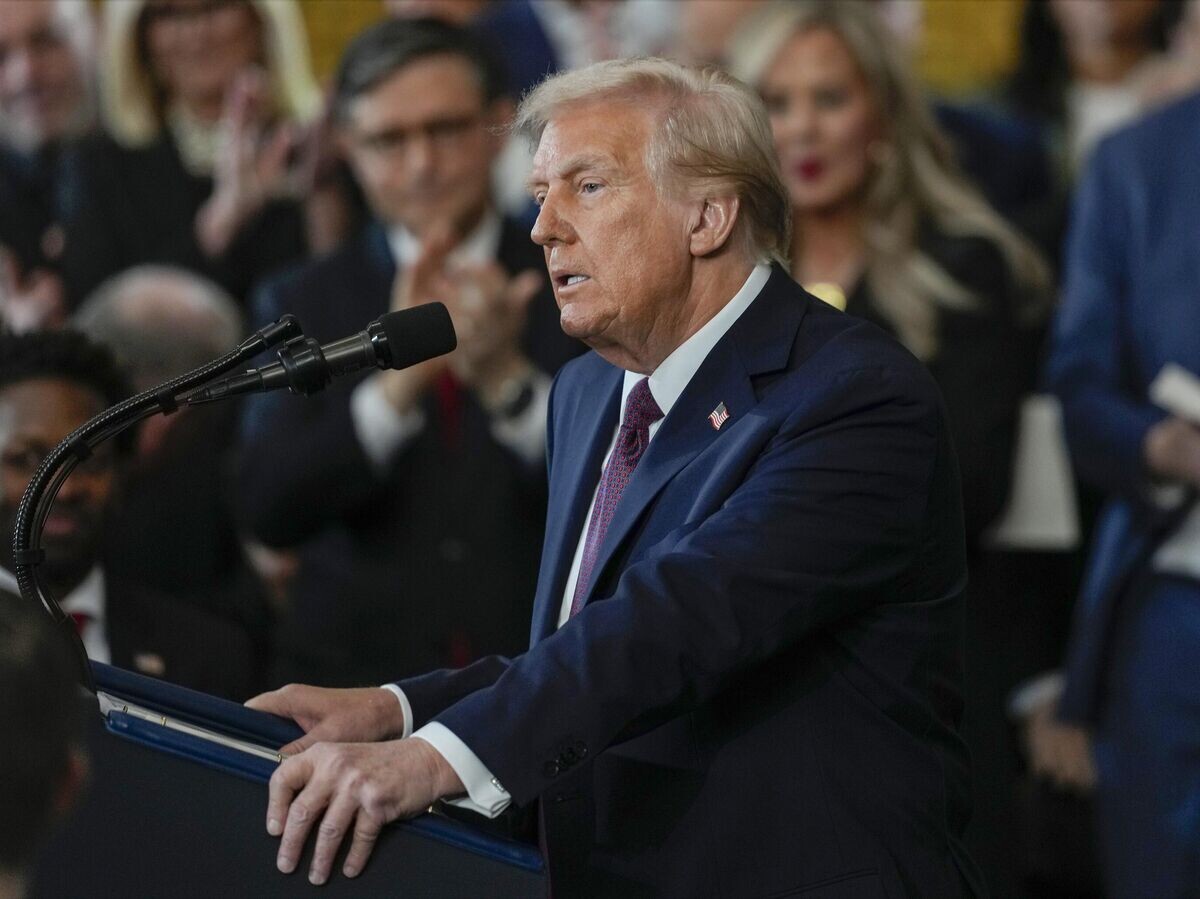    Президент США Дональд Трамп во время инаугурационной речи в ротонде Капитолия США в Вашингтоне© AP Photo / Julia Demaree Nikhinson