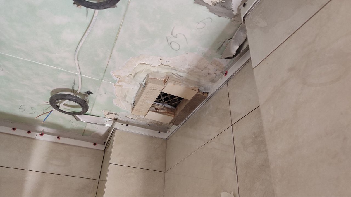 как сделать вытяжку в натяжном потолке