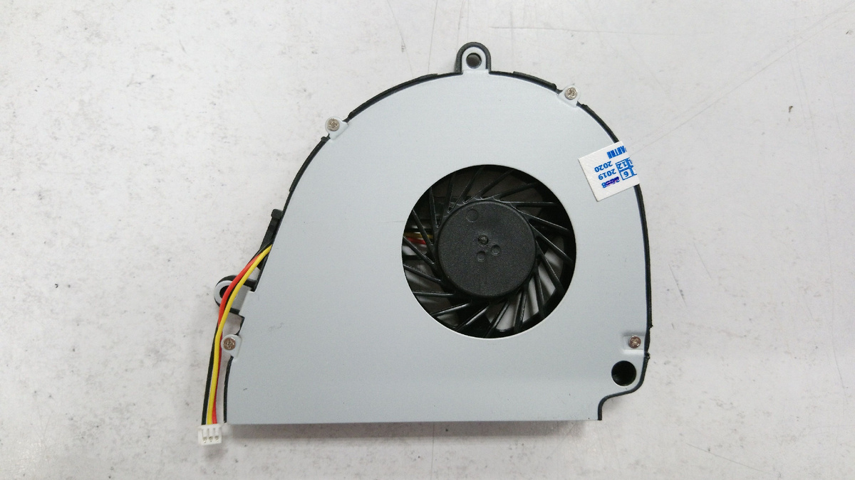 Совершенно обычная турбинка для ноутбука.