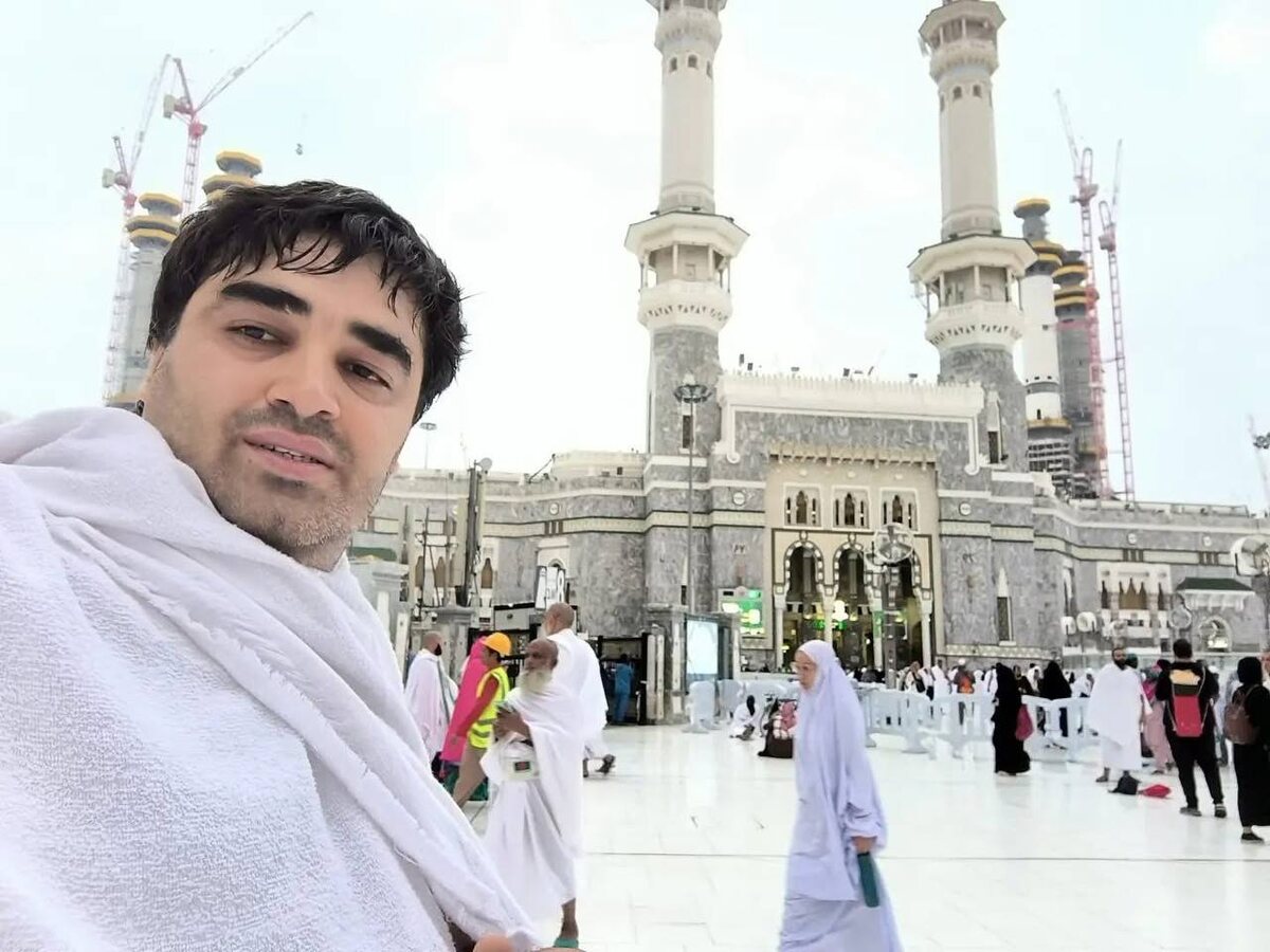 Глава семьи в Мекке.