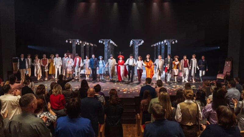     Прощание со спектаклем «Темные аллеи». ВК группа краевого театра драмы