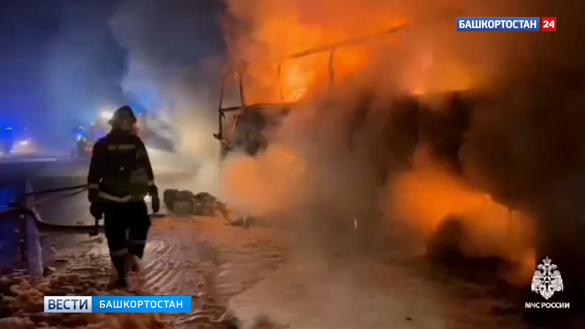    В Башкирии на трассе М-5 сгорел пассажирский автобус