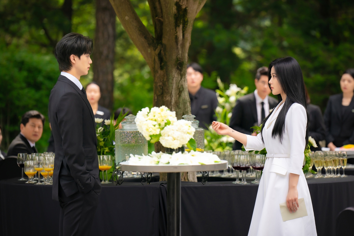 Кадр из дорамы "Мой демон"