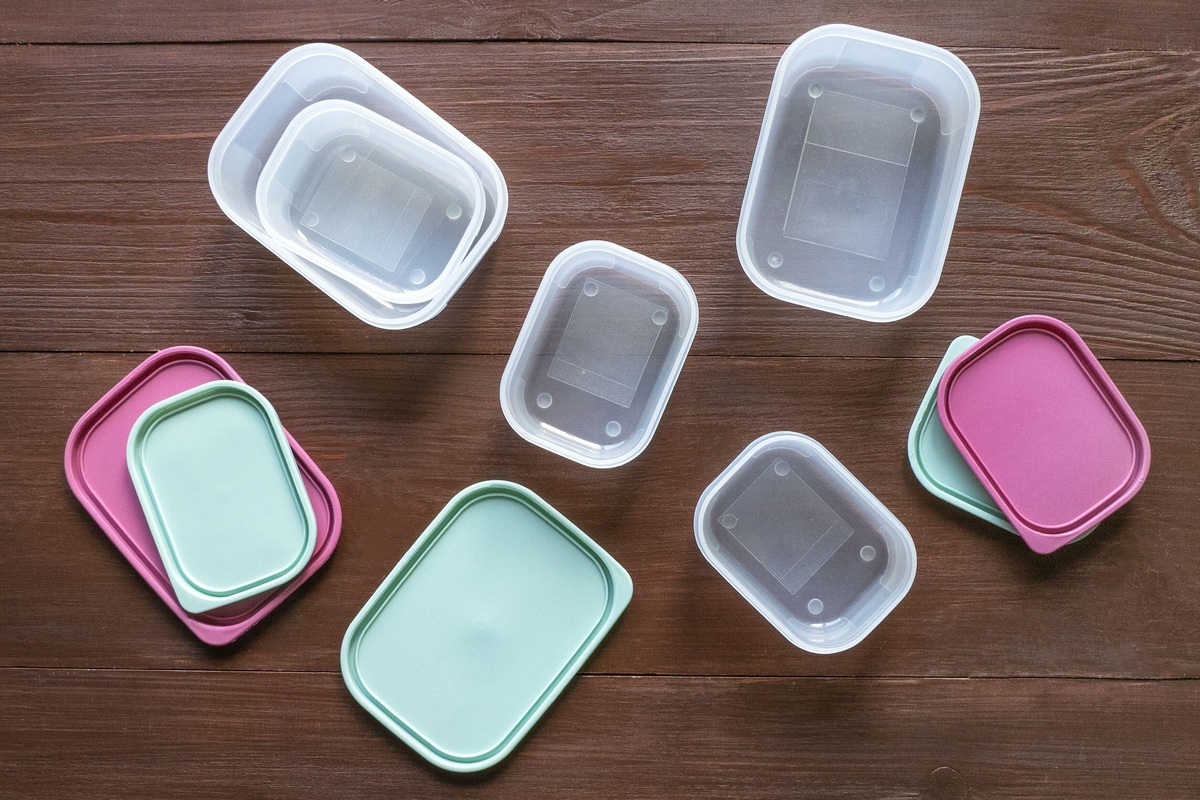     Кухонные контейнеры пожелтели? 6 способов сделать их снова прозрачными