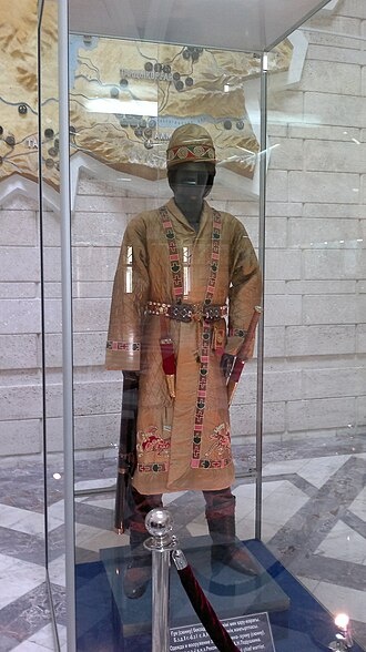 Одежда и вооружение знатного воина-хунну (сюнну). II в. до. н. э. — I в. н. э. А. Н. Подушкин