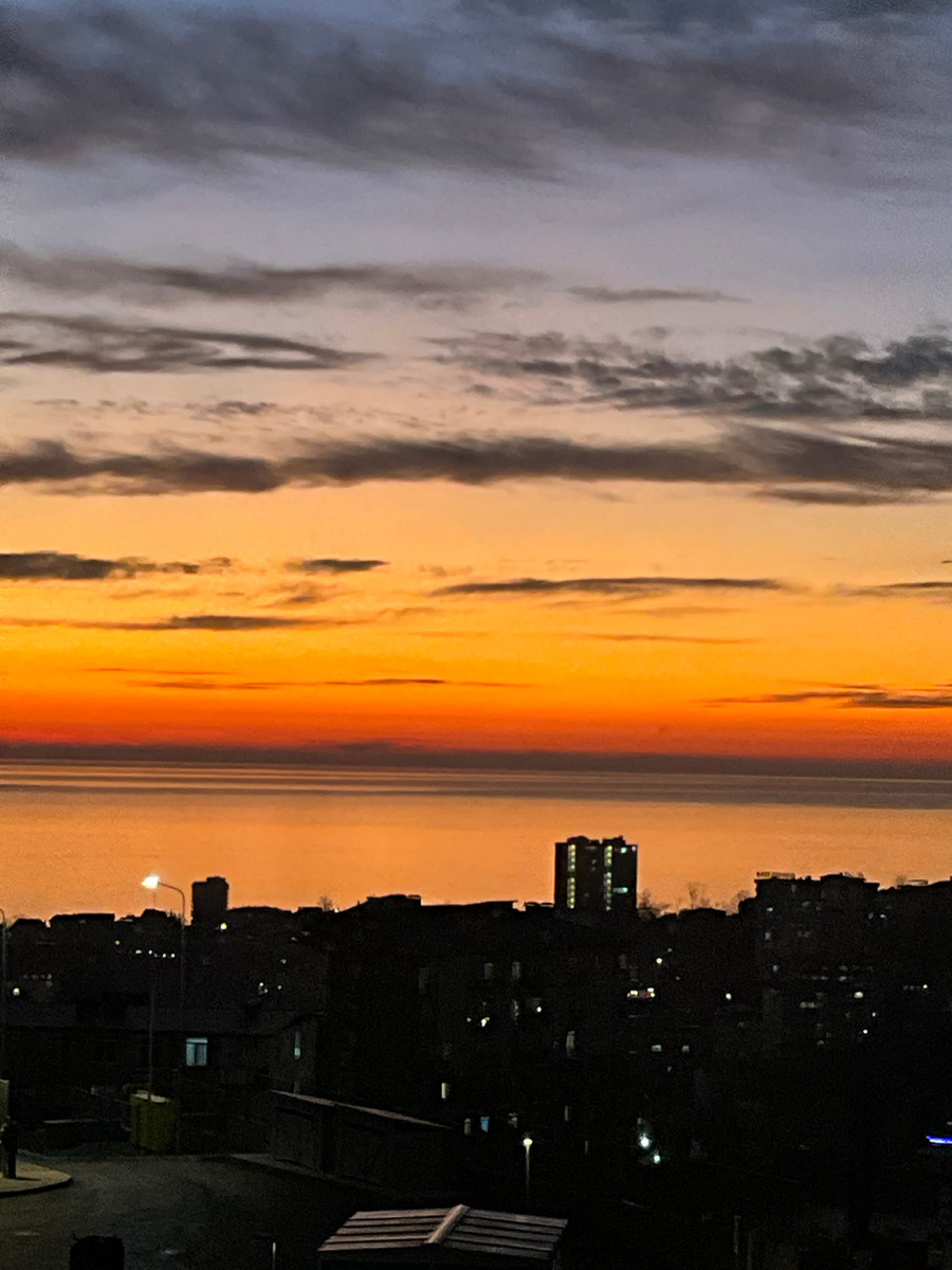 Закат в Сочи, вид из окна